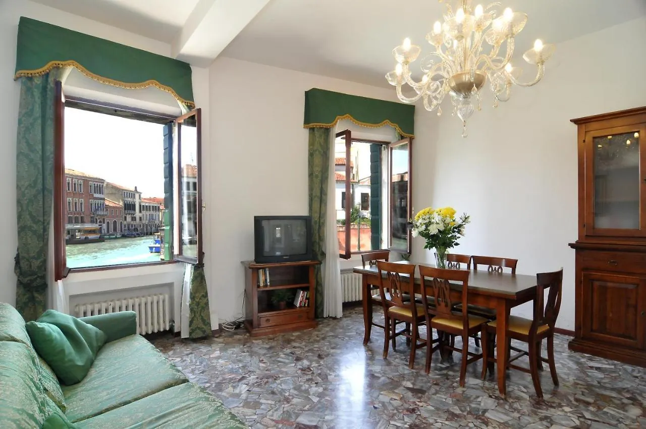 Smeraldo Apartment Grand Canal 1566C Venedik İtalya