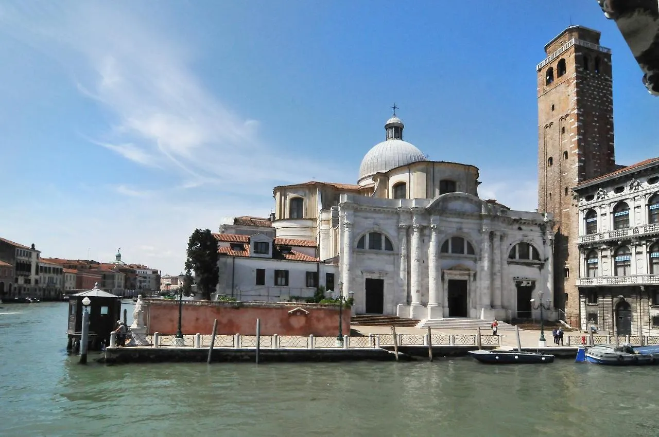 Smeraldo Apartment Grand Canal 1566C Venedik İtalya